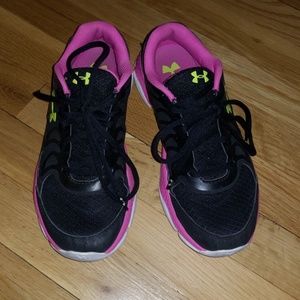 Under armour sneakers sz 5.5Y